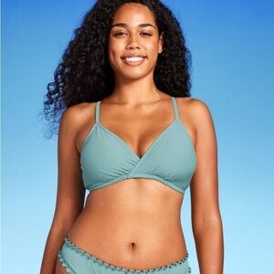 Women's Triangle Surplice Bralette Bikini
Top - Shade & Shore™ Green XL new